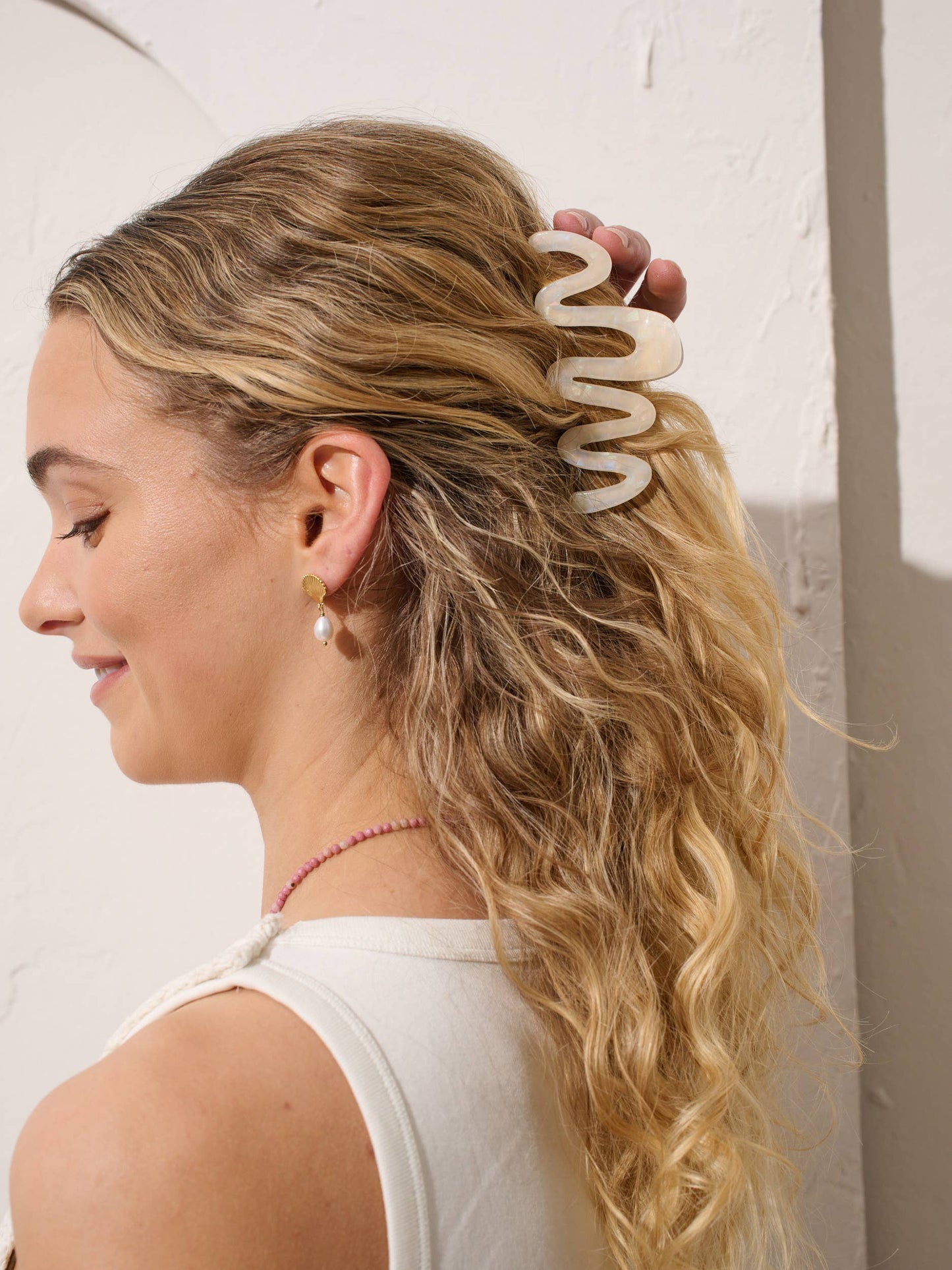 Wave Acrylic Metal Claw Clip: Ivory