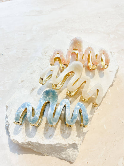 Wave Acrylic Metal Claw Clip: Ivory