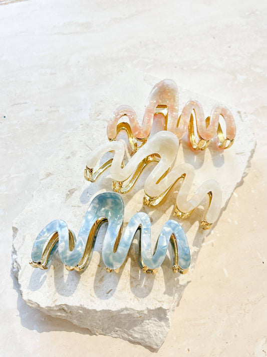 Wave Acrylic Metal Claw Clip: Ivory