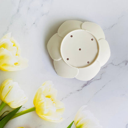 TranquilBlossom Silicone Soap Holder - Soap Dish of Morandi Elegance with Water Drainage - Alpine White